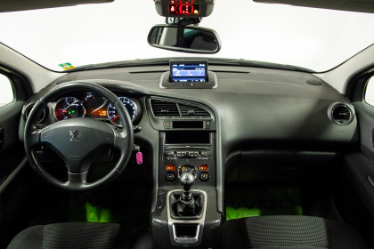 Продажа Peugeot 5008 I 1.6 MT (112 л.с.) 2011 Серый в Автодом