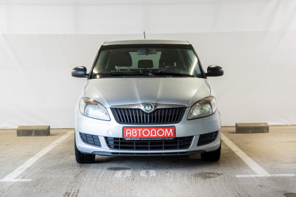 Продажа Skoda Fabia II Рестайлинг 1.2 MT (70 л.с.) 2012 Серебристый в Автодом