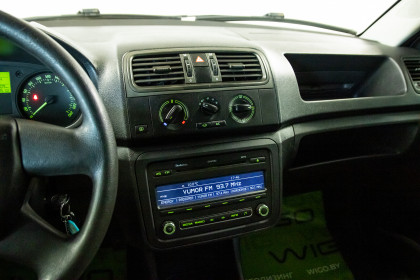 Продажа Skoda Fabia II Рестайлинг 1.2 MT (70 л.с.) 2012 Серебристый в Автодом