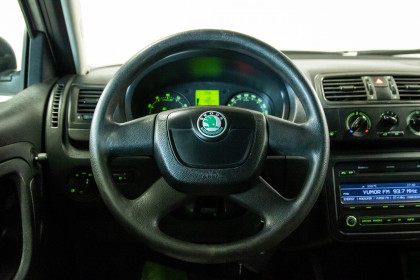 Продажа Skoda Fabia II Рестайлинг 1.2 MT (70 л.с.) 2012 Серебристый в Автодом