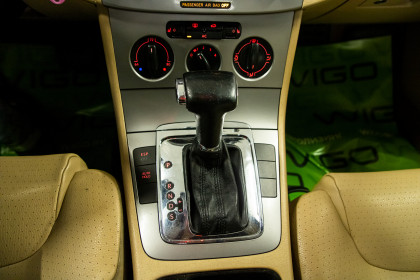 Продажа Volkswagen Passat B6 2.0 AT (200 л.с.) 2005 Черный в Автодом