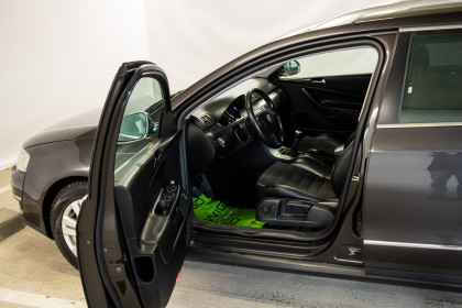 Продажа Volkswagen Passat B6 2.0 MT (163 л.с.) 2006 Черный в Автодом