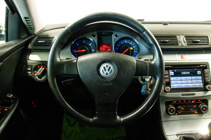 Продажа Volkswagen Passat B6 2.0 MT (163 л.с.) 2006 Черный в Автодом
