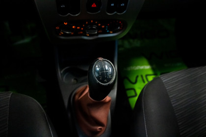 Продажа Renault Sandero I 1.4 MT (75 л.с.) 2013 Черный в Автодом