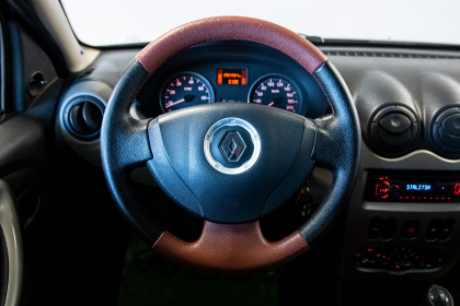 Продажа Renault Sandero I 1.4 MT (75 л.с.) 2013 Черный в Автодом