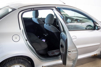 Продажа Peugeot 206 I 1.4 MT (75 л.с.) 2008 Серебристый в Автодом