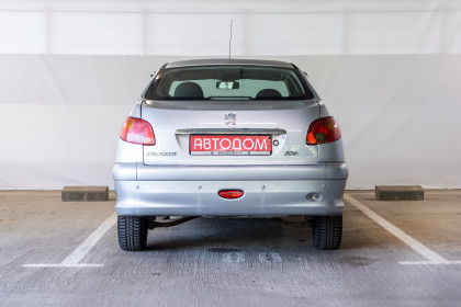 Продажа Peugeot 206 I 1.4 MT (75 л.с.) 2008 Серебристый в Автодом