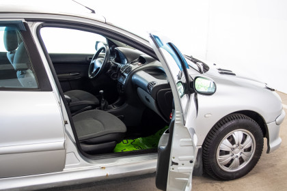 Продажа Peugeot 206 I 1.4 MT (75 л.с.) 2008 Серебристый в Автодом