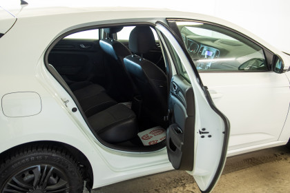 Продажа Renault Megane IV 1.2 MT (100 л.с.) 2017 Белый в Автодом