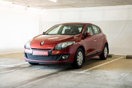 Продажа Renault Megane III Рестайлинг 1.6 MT (106 л.с.) 2013 Красный в Автодом