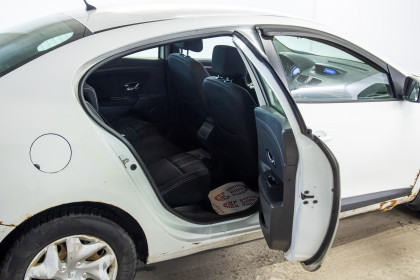 Продажа Renault Fluence I Рестайлинг 1.6 MT (106 л.с.) 2014 Белый в Автодом