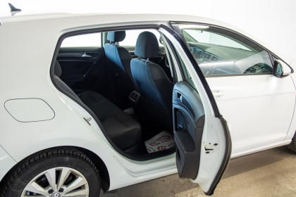 Продажа Volkswagen Golf VII Рестайлинг 1.6 MT (115 л.с.) 2019 Белый в Автодом