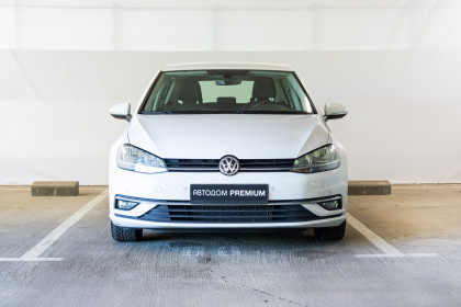 Продажа Volkswagen Golf VII Рестайлинг 1.6 MT (115 л.с.) 2019 Белый в Автодом
