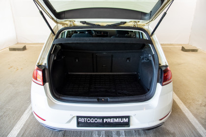 Продажа Volkswagen Golf VII Рестайлинг 1.6 MT (115 л.с.) 2019 Белый в Автодом