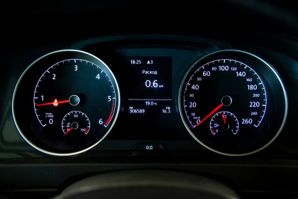 Продажа Volkswagen Golf VII Рестайлинг 1.6 MT (115 л.с.) 2019 Белый в Автодом