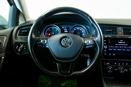 Продажа Volkswagen Golf VII Рестайлинг 1.6 MT (115 л.с.) 2019 Белый в Автодом