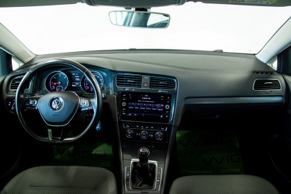 Продажа Volkswagen Golf VII Рестайлинг 1.6 MT (115 л.с.) 2019 Белый в Автодом