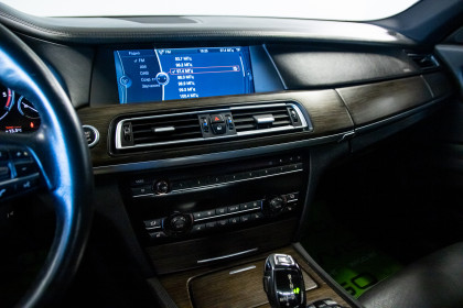 Продажа BMW 7 серии V (F01/F02/F04) 730d 3.0 AT (245 л.с.) 2009 Черный в Автодом