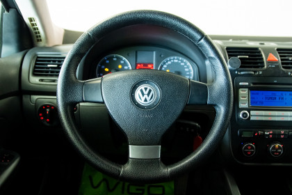 Продажа Volkswagen Jetta V 1.6 MT (102 л.с.) 2007 Серый в Автодом