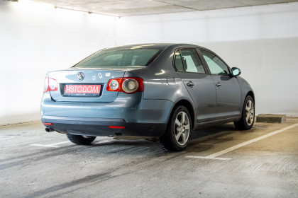 Продажа Volkswagen Jetta V 1.6 MT (102 л.с.) 2007 Серый в Автодом