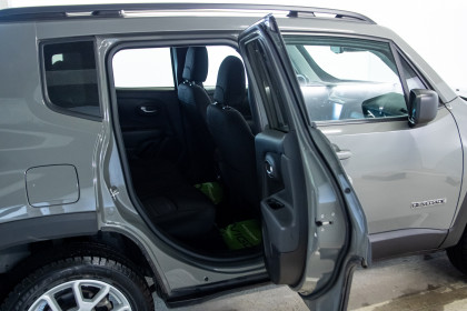 Продажа Jeep Renegade I Рестайлинг 1.3 AT (180 л.с.) 2022 Серый в Автодом