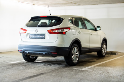 Продажа Nissan Qashqai II 1.2 MT (115 л.с.) 2015 Белый в Автодом