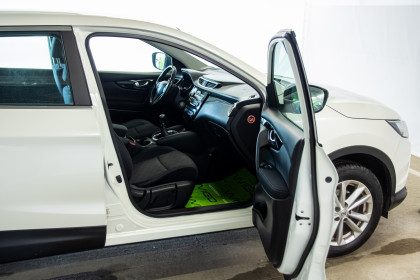 Продажа Nissan Qashqai II 1.2 MT (115 л.с.) 2015 Белый в Автодом