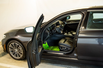 Продажа BMW 5 серии VII (G30/G31) 540i xDrive 3.0 AT (340 л.с.) 2018 Серый в Автодом