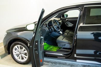 Продажа Audi Q3 II (F3) 45 TFSI 2.0 AT (231 л.с.) 2024 Черный в Автодом