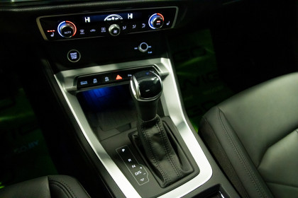 Продажа Audi Q3 II (F3) 45 TFSI 2.0 AT (231 л.с.) 2024 Черный в Автодом