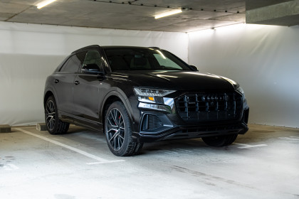 Продажа Audi Q8 I (4M) 55 TFSI 3.0 AT (340 л.с.) 2021 Черный в Автодом