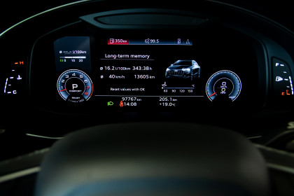 Продажа Audi Q8 I (4M) 55 TFSI 3.0 AT (340 л.с.) 2021 Черный в Автодом