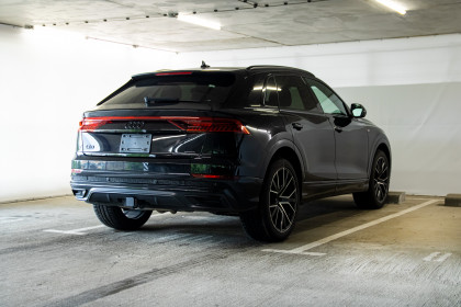 Продажа Audi Q8 I (4M) 55 TFSI 3.0 AT (340 л.с.) 2021 Черный в Автодом