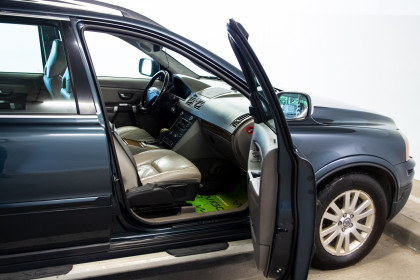 Продажа Volvo XC90 I Рестайлинг 2.4 AT (185 л.с.) 2008 Серый в Автодом