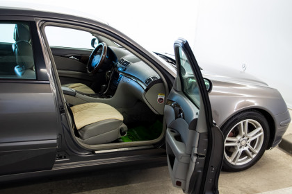 Продажа Mercedes-Benz E-Класс III (W211, S211) 220 2.1 AT (150 л.с.) 2005 Серый в Автодом
