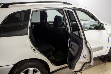 Продажа Toyota RAV4 II (XA20) Рестайлинг 2.0 MT (116 л.с.) 2005 Белый в Автодом