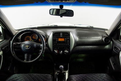 Продажа Toyota RAV4 II (XA20) Рестайлинг 2.0 MT (116 л.с.) 2005 Белый в Автодом