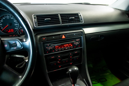 Продажа Audi A4 III (B7) 2.0 CVT (170 л.с.) 2006 Серебристый в Автодом