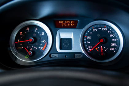 Продажа Renault Clio III 1.6 MT (88 л.с.) 2006 Серый в Автодом