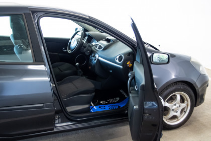 Продажа Renault Clio III 1.6 MT (88 л.с.) 2006 Серый в Автодом