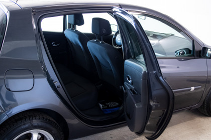 Продажа Renault Clio III 1.6 MT (88 л.с.) 2006 Серый в Автодом
