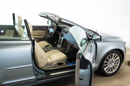 Продажа Volvo C70 II 2.5 AT (220 л.с.) 2006 Серый в Автодом