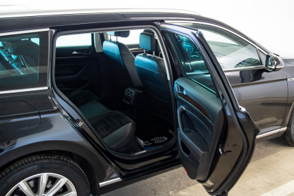 Продажа Volkswagen Passat B8 DSG6 2.0 AMT (190 л.с.) 2018 Черный в Автодом