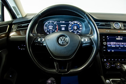 Продажа Volkswagen Passat B8 DSG6 2.0 AMT (190 л.с.) 2018 Черный в Автодом