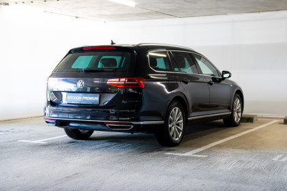 Продажа Volkswagen Passat B8 DSG6 2.0 AMT (190 л.с.) 2018 Черный в Автодом