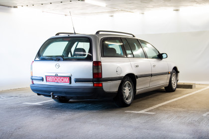 Продажа Opel Omega B 2.0 AT (136 л.с.) 1997 Серебристый в Автодом