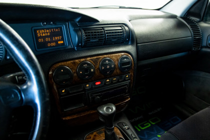 Продажа Opel Omega B 2.0 AT (136 л.с.) 1997 Серебристый в Автодом