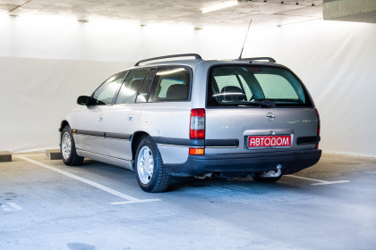 Продажа Opel Omega B 2.0 AT (136 л.с.) 1997 Серебристый в Автодом