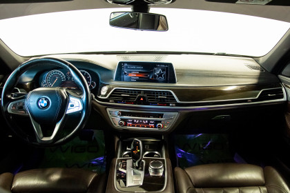 Продажа BMW 7 серии VI (G11/G12) 730Ld xDrive 3.0 AT (265 л.с.) 2016 Черный в Автодом