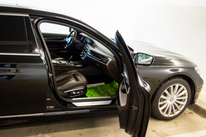 Продажа BMW 7 серии VI (G11/G12) 730Ld xDrive 3.0 AT (265 л.с.) 2016 Черный в Автодом